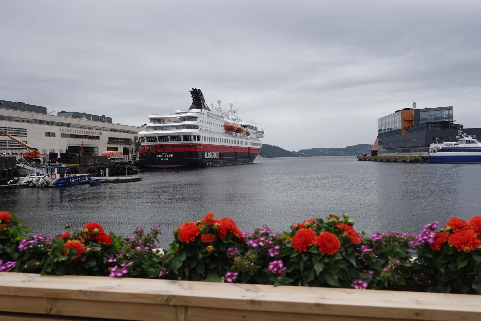 Hurtigrutenschiff